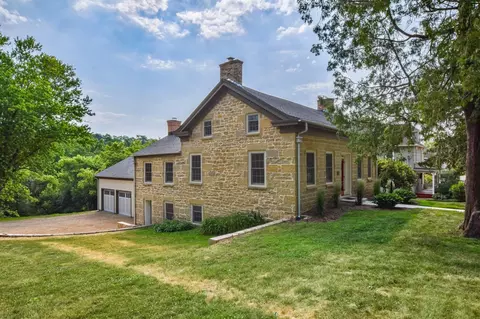 235 Davis St, Mineral Point, WI 53565