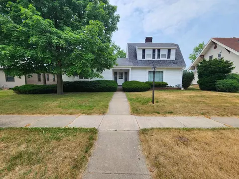 329 N 4th St, Muscoda, WI 53573