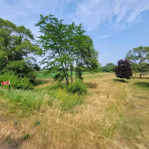 3617 S County Road D, Janesville, WI 53548