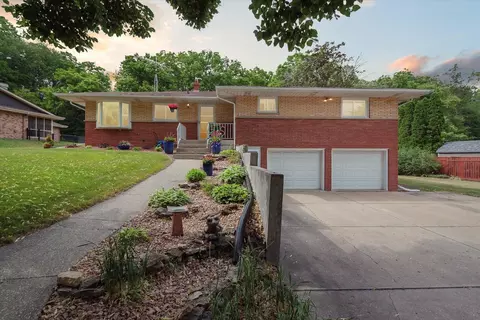 435 S Lexington Dr, Janesville, WI 53545