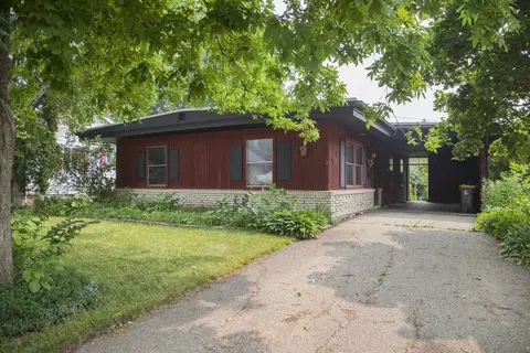 2416 10th Ave, Monroe, WI 53566