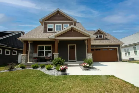 709 Spruce St, Sauk City, WI 53583