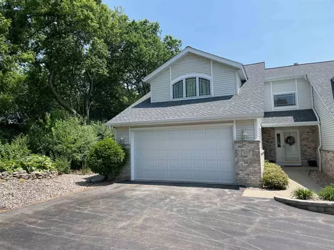 507 Nightingale Ln, Cottage Grove, WI 53527