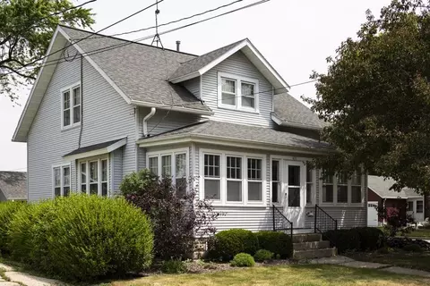 432 Maple Ave, Columbus, WI 53925