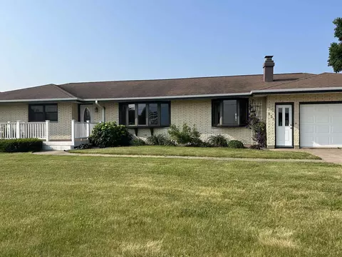 625 W Main St, Dickeyville, WI 53808