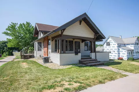 232 W Oak St, Lancaster, WI 53813