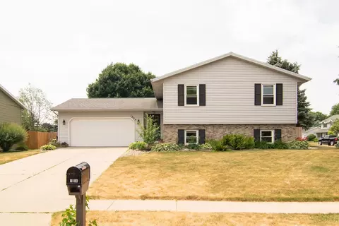 1204 Centennial Pkwy, Waunakee, WI 53597