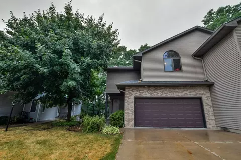 429 Cross Country Rd, Verona, WI 53593