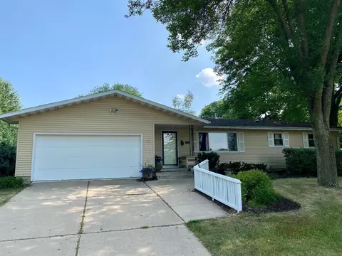 7215 Voss Pkwy, Middleton, WI 53562