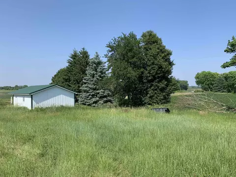 w1551 Duborg Road, Fall River, WI 53932