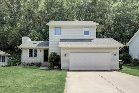 2136 Hillebrand Dr, Cross Plains, WI 53528