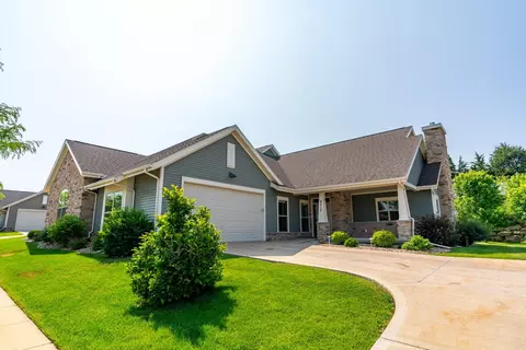 8215 Highview Dr, Madison, WI 53719