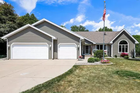 1914 Manchester Xing, Waunakee, WI 53597