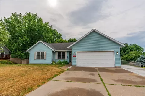 432 W Seward St, Poynette, WI 53955