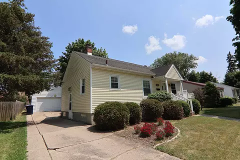 110 N Pine St, Janesville, WI 53548
