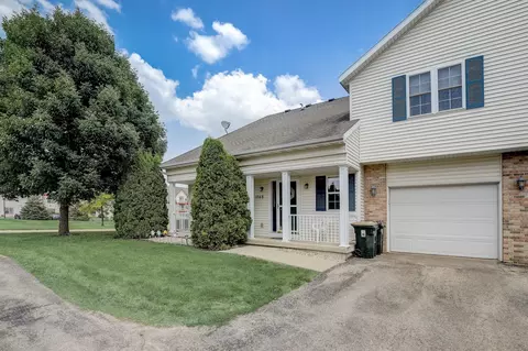 1048 Chandler Ln, Sun Prairie, WI 53590
