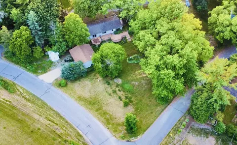 w13402 Lake Drive, Lodi, WI 53555