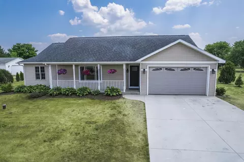 s10370 Old Bluff Trail, Sauk City, WI 53583