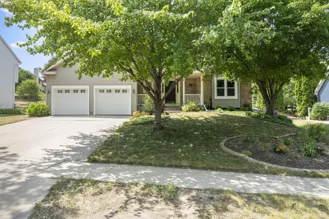 3308 Country Grove Dr, Madison, WI 53719