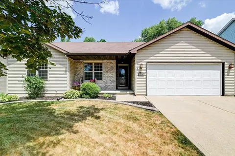 223 Parador Pl, Cottage Grove, WI 53527