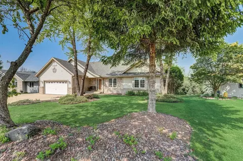 121 Sanctuary Ct, Johnson Creek, WI 53038