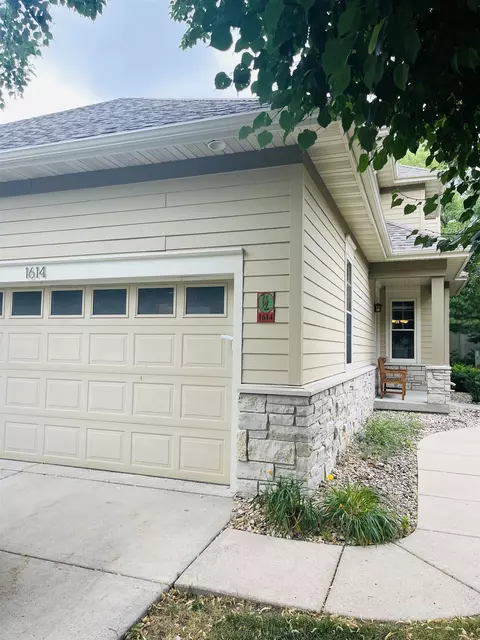 1614 Pond View Ct, Middleton, WI 53562