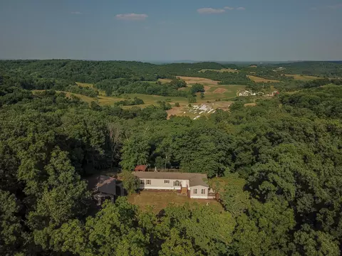 n2272 Overgaard Road, Elroy, WI 53929