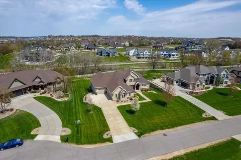 5858 Cobblestone Ln, Waunakee, WI 53597