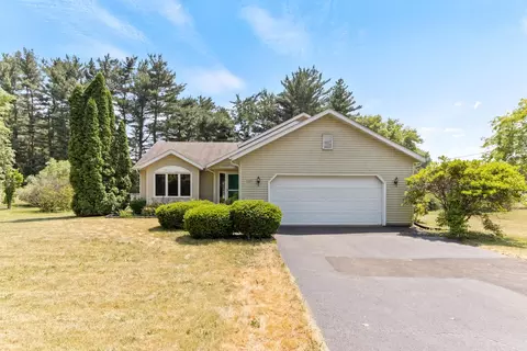 5595 Auchter Ln, Waunakee, WI 53597