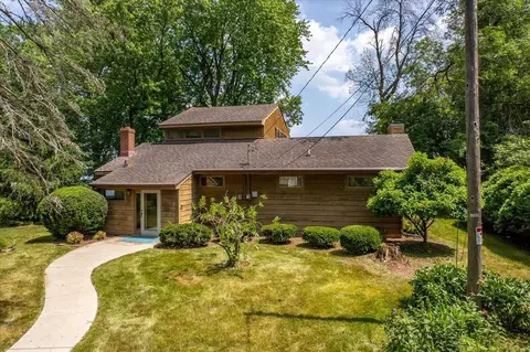 3411 Stoney Crest Rd, Mcfarland, WI 53558