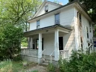 1122 W Delavan Dr, Janesville, WI 53546