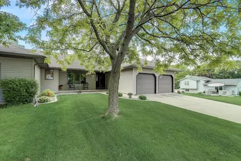 612 Lexington Dr, Waunakee, WI 53597