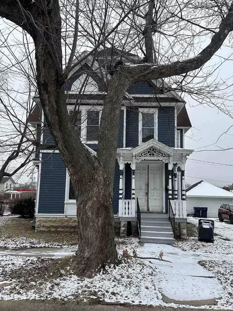 120 Linn St, Janesville, WI 53548