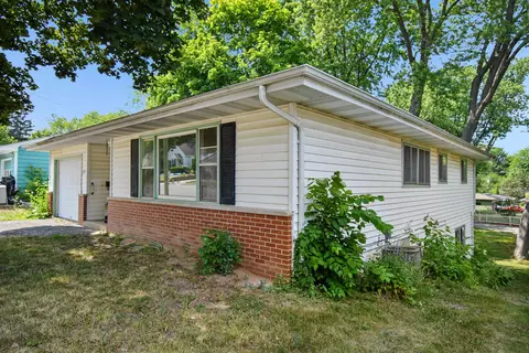 610 Clyde St, Stoughton, WI 53589