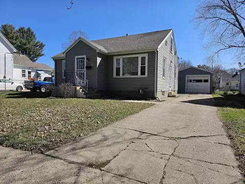 542 N Pine St, Janesville, WI 53548