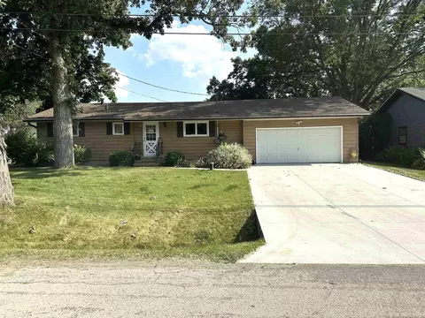 w8965 Oak Lane, Beaver Dam, WI 53916