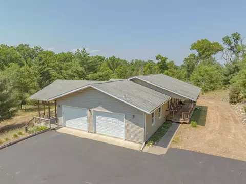 889 Gale Ave, Wisconsin Dells, WI 53965