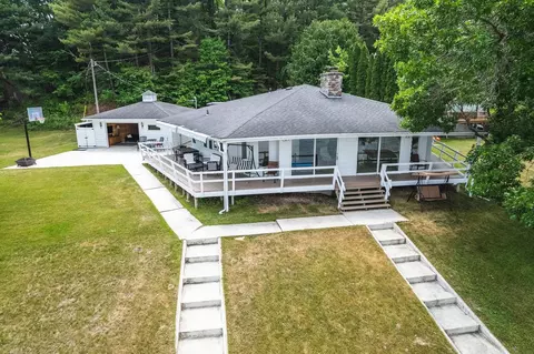s1156 West Redstone Drive, La Valle, WI 53941