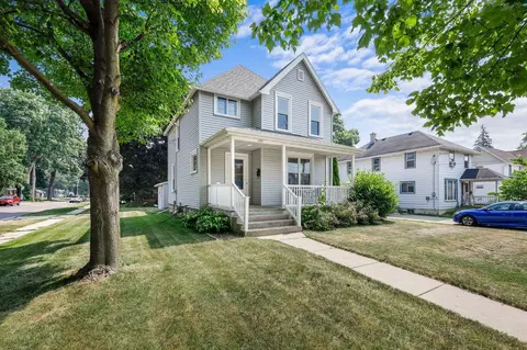354 W School St, Columbus, WI 53925