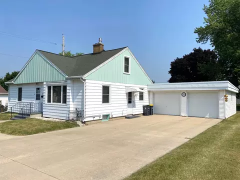 2715 8 12 St, Monroe, WI 53566