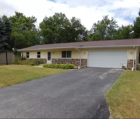 12146 Blue Spruce Dr, Roscoe, IL 61073