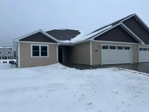 823 Roosevelt St, Baraboo, WI 53913