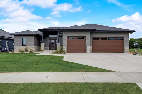 2568 Notre Dame Dr, Fitchburg, WI 53711