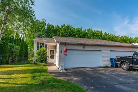 530 Ronald Lee Cir, Rio, WI 53960