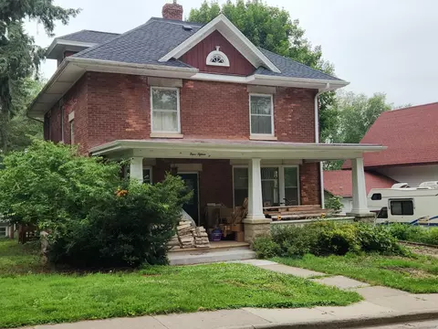 415 Front St, Mineral Point, WI 53565