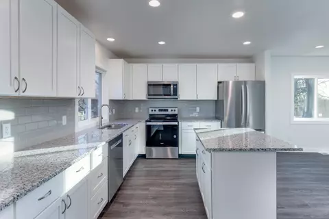 924 11th St, Monroe, WI 53566
