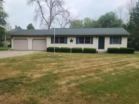 807 S Division St, New Lisbon, WI 53950