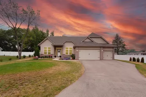 910 E Mason Dr, Edgerton, WI 53534