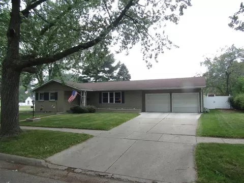1109 Macarthur Dr, Janesville, WI 53548