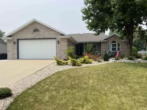969 Bedford Dr, Janesville, WI 53546
